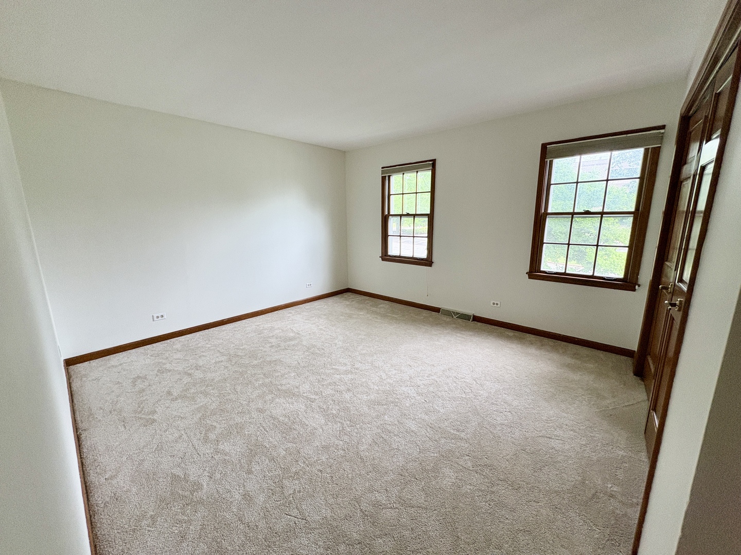 244 Knoll Street Wheaton, IL 60187 - Photo 15 of 26