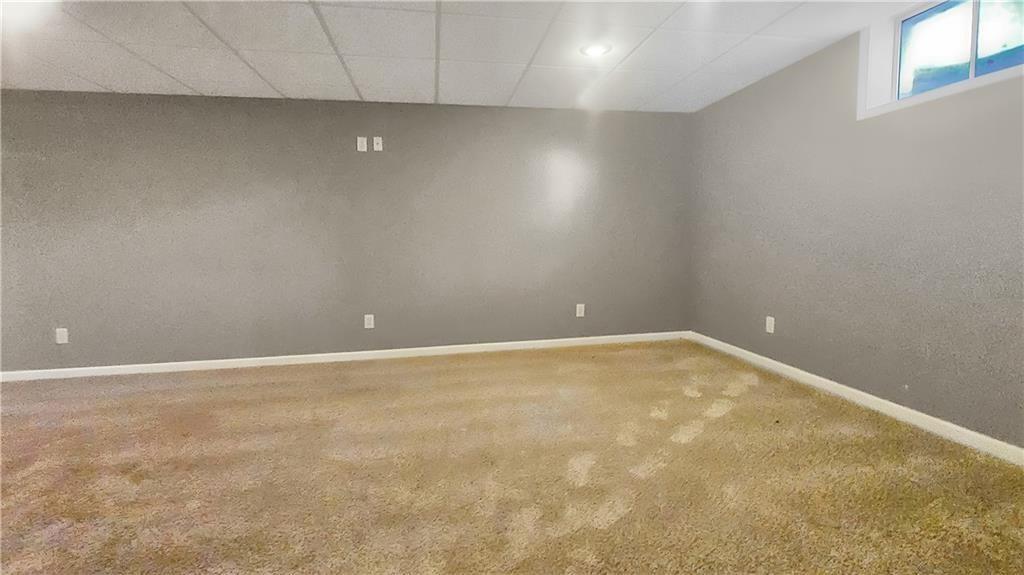 1018 Palmer Place Clinton, MO 64735 - Photo 5 of 34