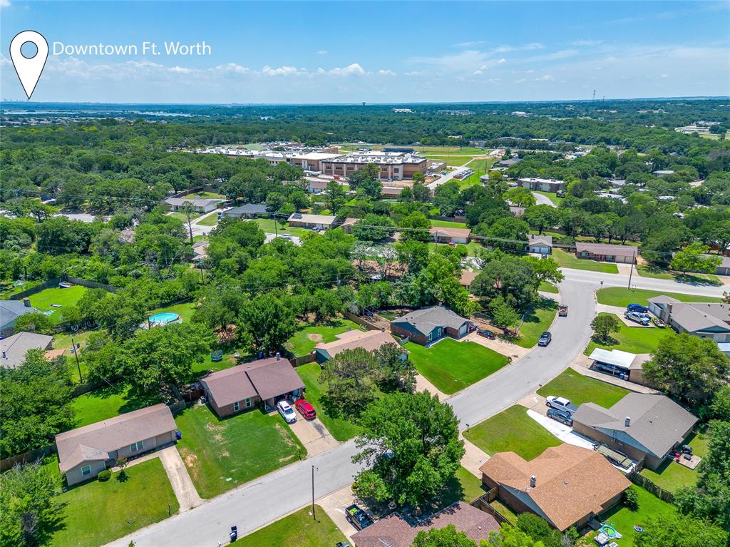 712 Poe Street Azle, TX 76020 - Photo 2 of 33