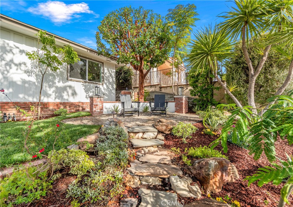 367 Ultimo Avenue Long Beach, CA 90814 - Photo 2 of 47