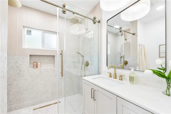 $1,599,000 | 367 Ultimo Avenue, Long Beach, CA 90814