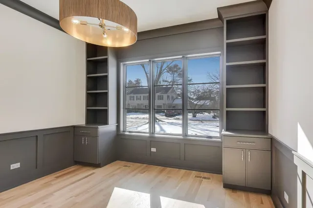 $2,699,000 | 2938 Indianwood Road, Wilmette, IL 60091