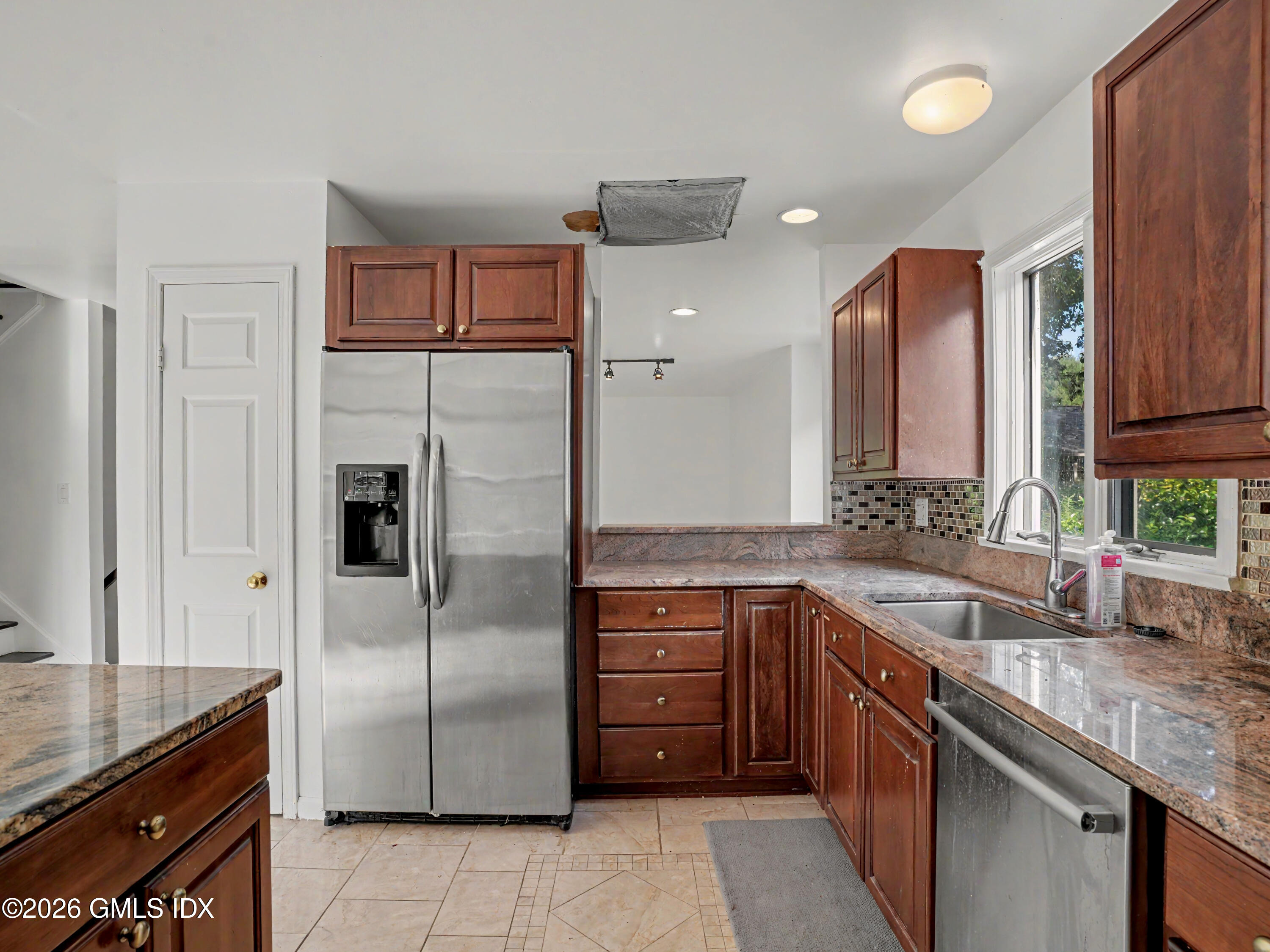 197 Sheep Hill Road, Unit C Riverside, CT 06878 - Photo 7 of 35 Kitchen 5
