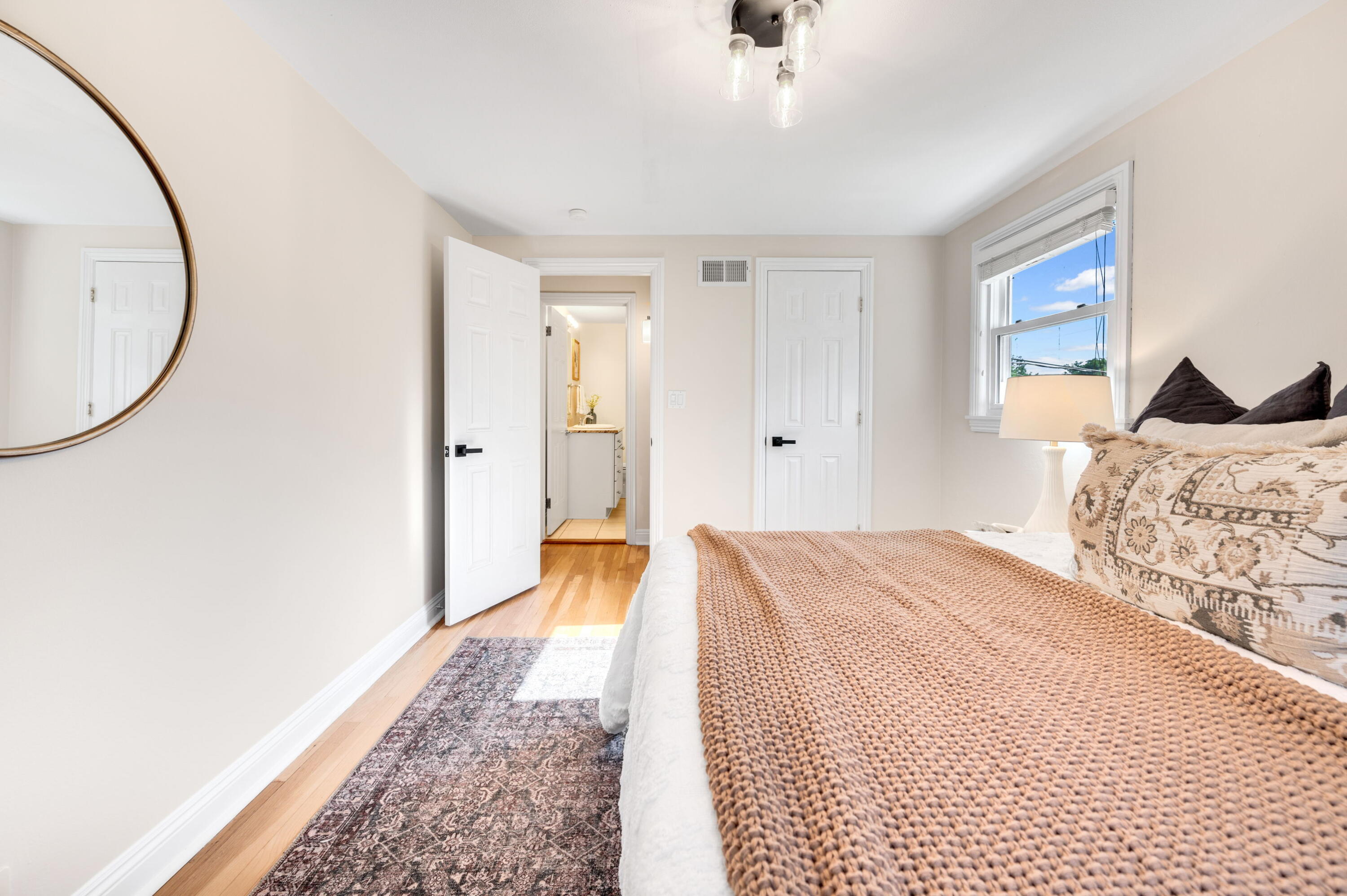 6261 North Bay Ridge Avenue Whitefish Bay, WI 53217 - Photo 15 of 21 Welcome Home!