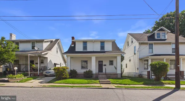 $2,275 | 225 South 17th Street, Camp Hill, PA 17011