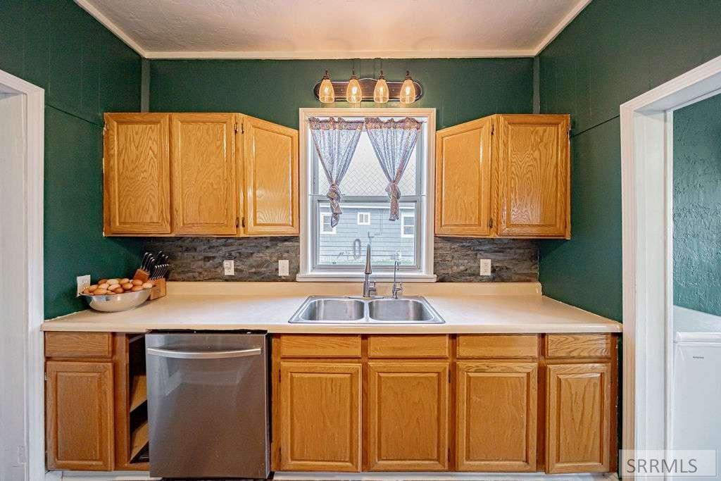 382 West 1st North Rigby, ID 83442 - Photo 18 of 50