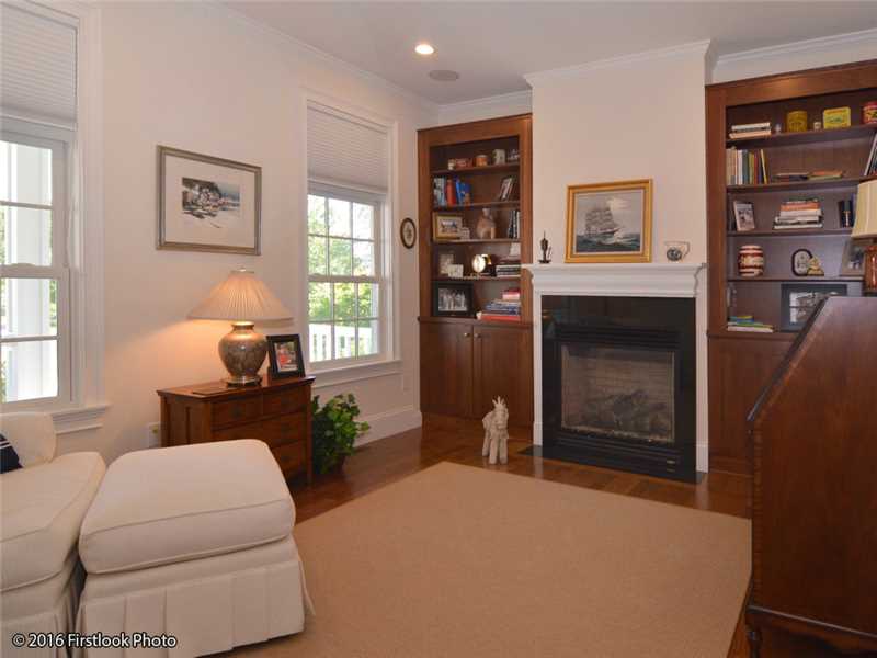 18 Kettle Cl, Unit 18 Westerly, RI 02891 - Photo 19 of 25 Den/Family/Great Room.