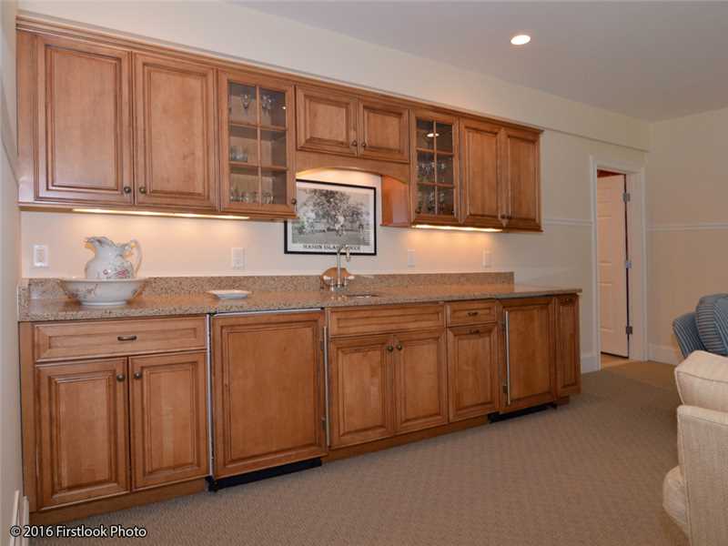 18 Kettle Cl, Unit 18 Westerly, RI 02891 - Photo 23 of 25 Den/Family/Great Room.