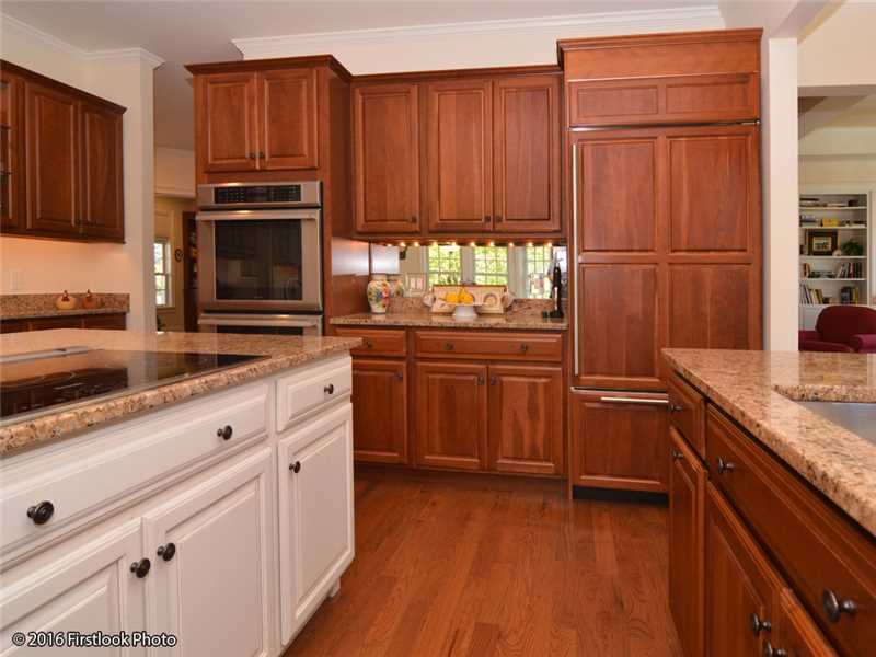 18 Kettle Cl, Unit 18 Westerly, RI 02891 - Photo 8 of 25 Kitchen.