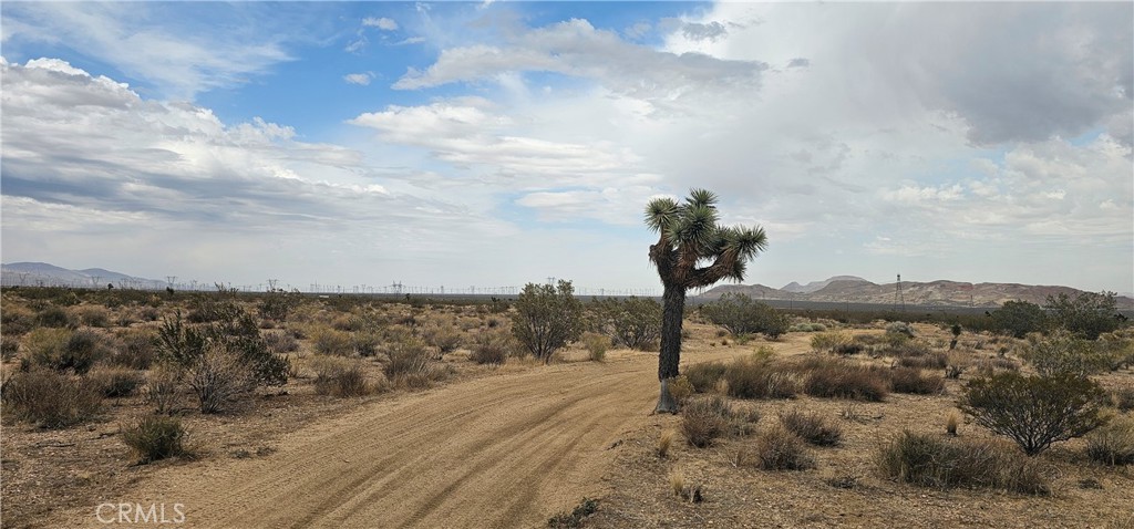 0 116th Street Mojave, CA 93501 - Photo 4 of 6 a view of a city