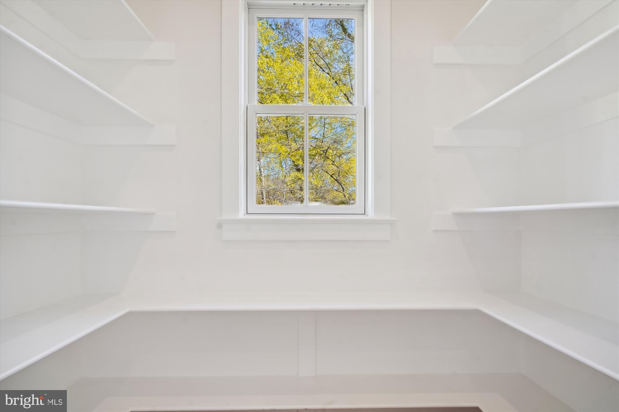 5824 Lenox Road Bethesda, MD 20817 - Photo 34 of 77 Gallery Image 34