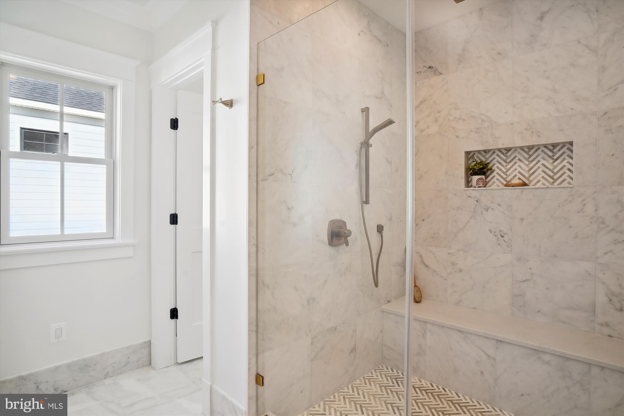 5824 Lenox Road Bethesda, MD 20817 - Photo 46 of 77 Gallery Image 46