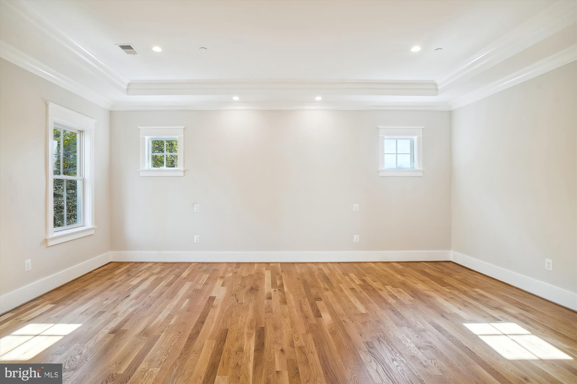 5824 Lenox Road Bethesda, MD 20817 - Photo 48 of 77 Gallery Image 48