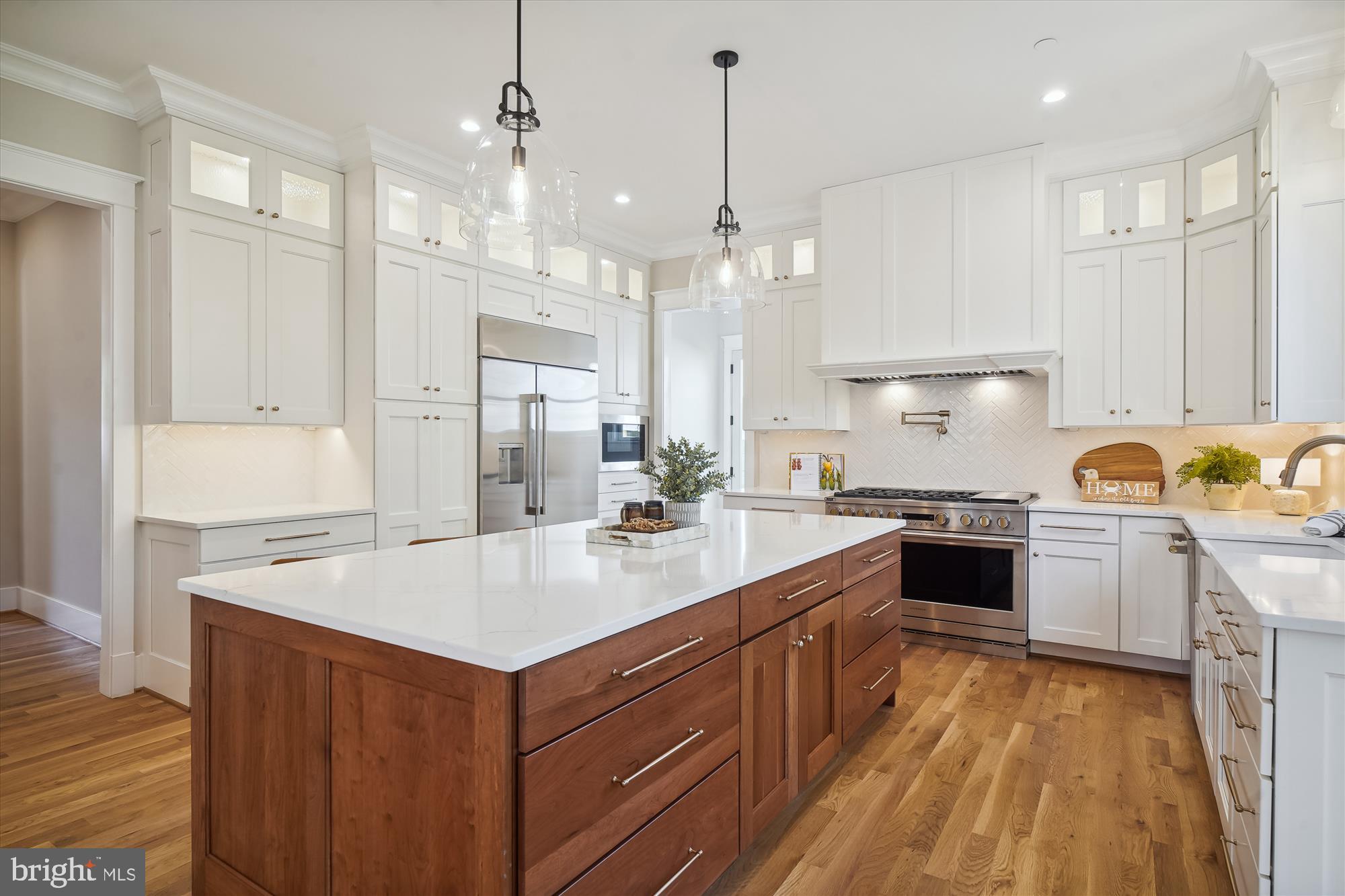 5824 Lenox Road Bethesda, MD 20817 - Photo 8 of 77 Gallery Image 8