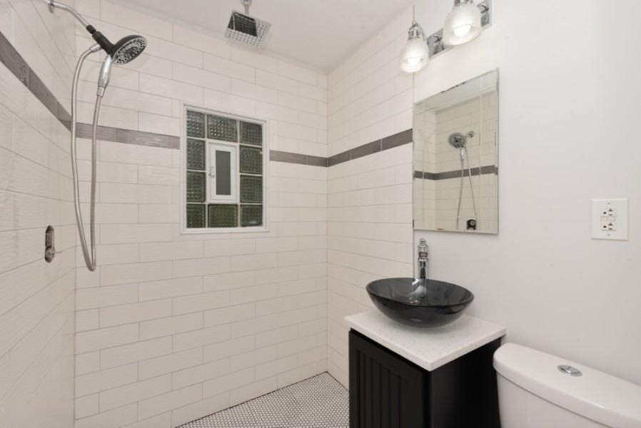 15851 Lakeshore Road Union Pier, MI 49129 - Photo 8 of 10 08_15851LakeshoreRoad_8_Bathroom_LowRes