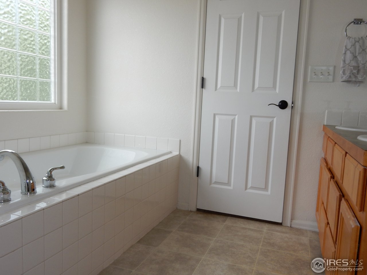 8712 18th St Road Greeley, CO 80634 - Photo 10 of 22 Master Bath