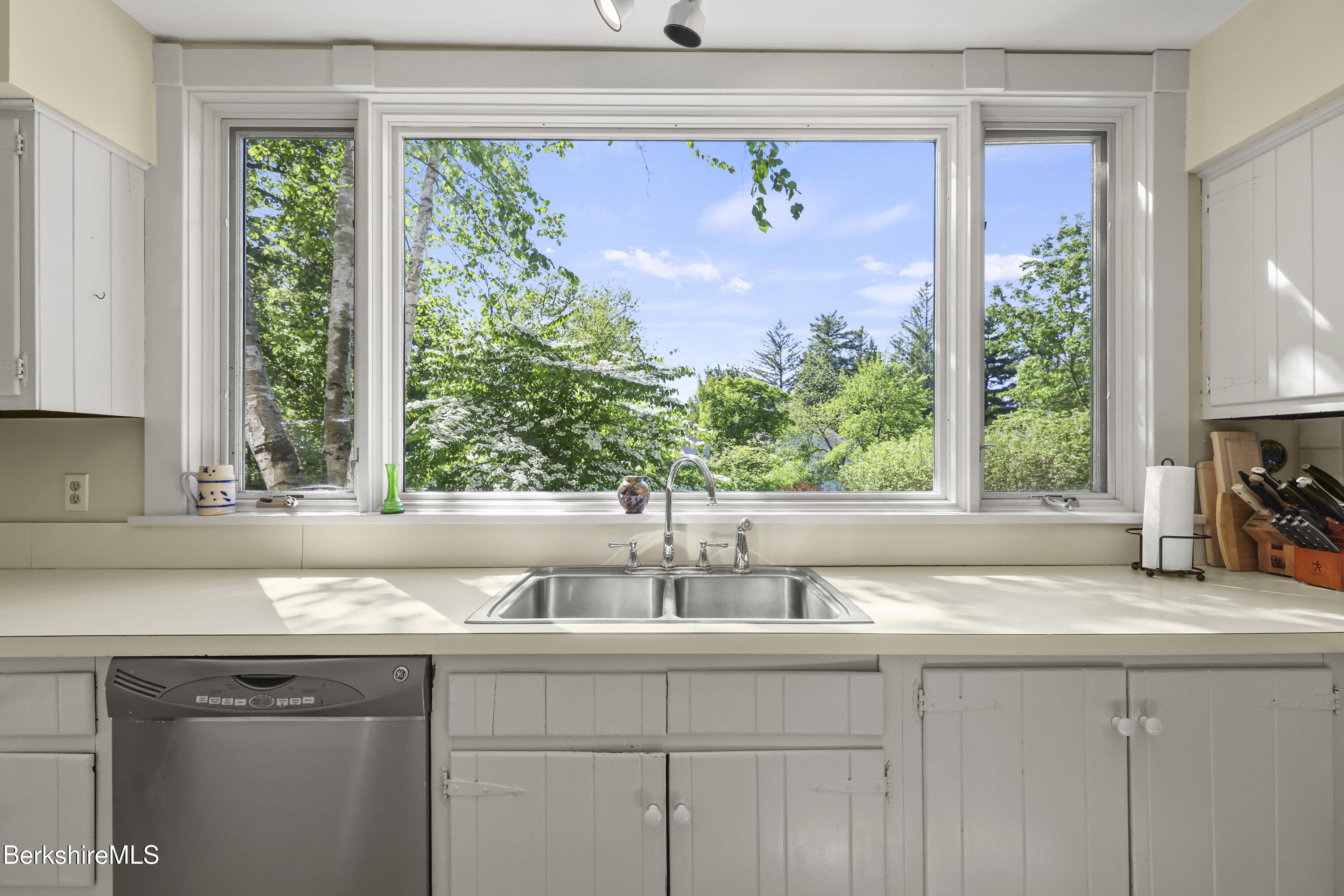 214 Gale Road Williamstown, MA 01267 - Photo 32 of 96 Kitchen with view