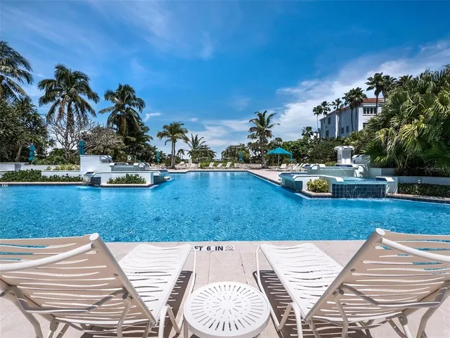 $1,495,000 | 370 Gulf Of Mexico Drive, Unit 432, Longboat Key, FL 34228