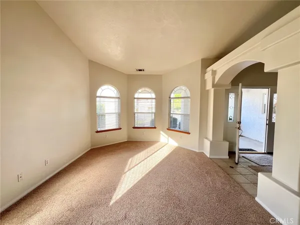 $2,700 | 13420 Chinquapin Drive, Victorville, CA 92395