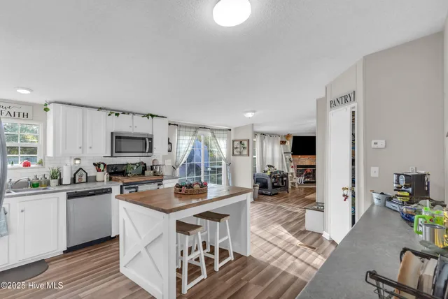 $199,900 | 406 King Arthur Drive, Whiteville, NC 28472