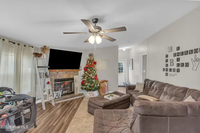 $199,900 | 406 King Arthur Drive, Whiteville, NC 28472