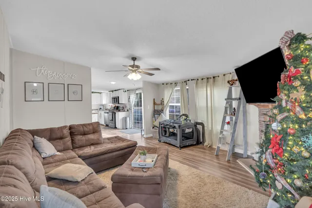 $199,900 | 406 King Arthur Drive, Whiteville, NC 28472