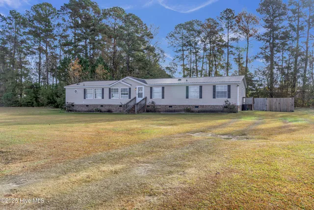 $199,900 | 406 King Arthur Drive, Whiteville, NC 28472
