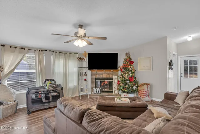 $199,900 | 406 King Arthur Drive, Whiteville, NC 28472