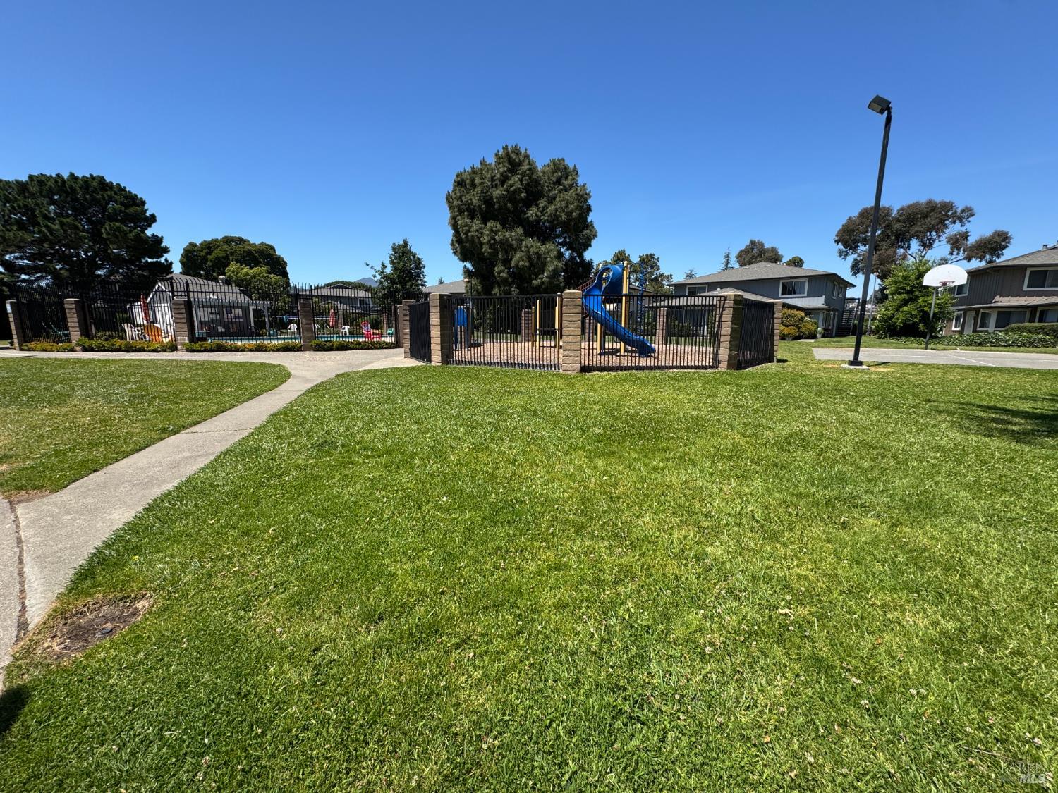 327 Bahia Lane San Rafael, CA 94901 - Photo 26 of 30