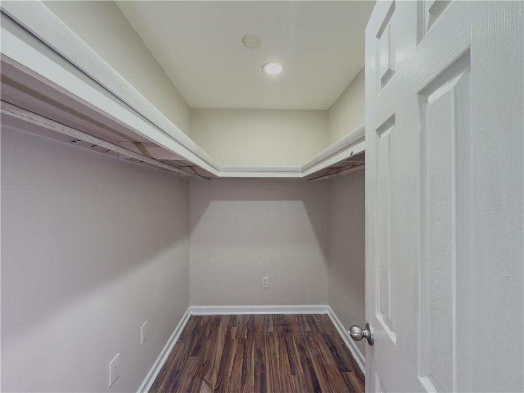3301 Henderson Mill Road, Unit D3 Atlanta, GA 30341 - Photo 17 of 32 a view of a hallway