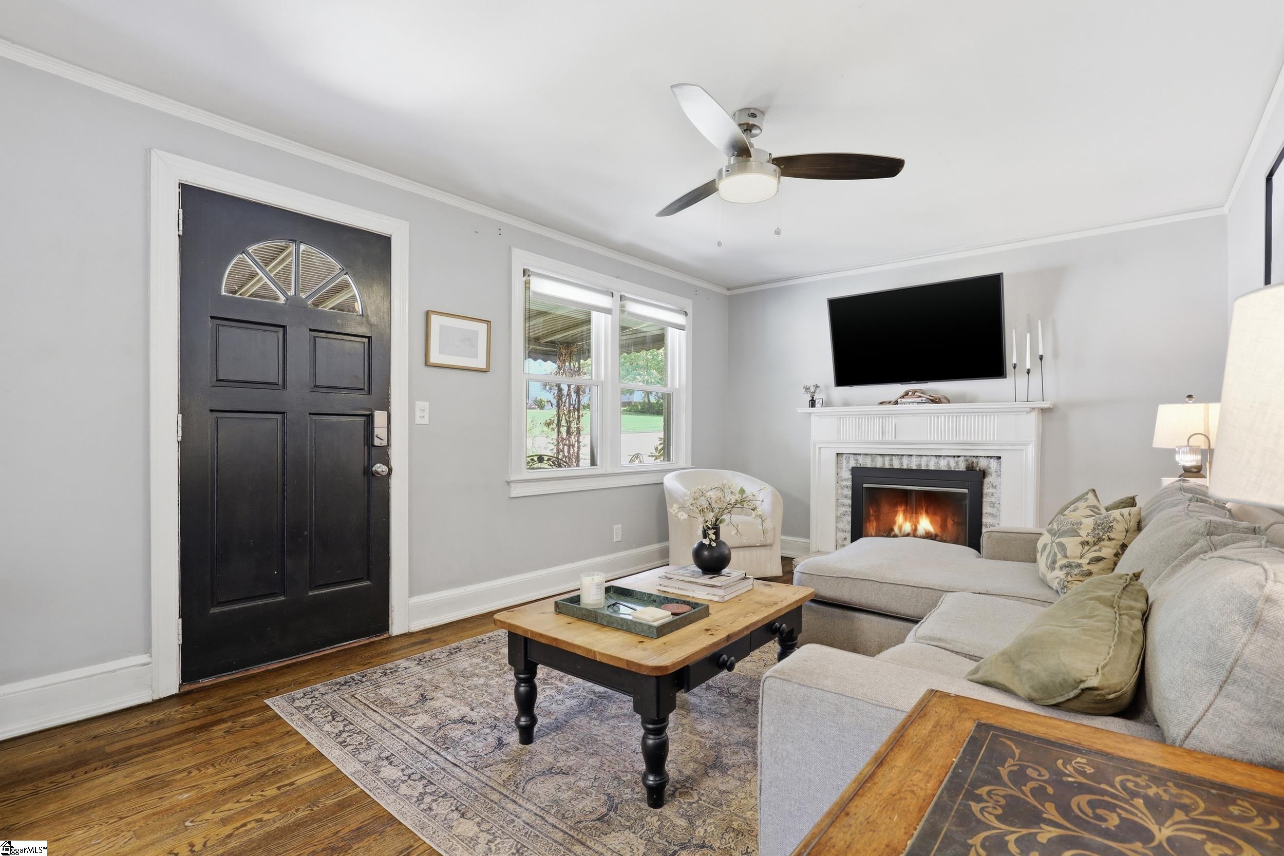 321 Ridgecrest Drive Greenville, SC 29609 - Photo 5 of 30 Gallery Image 5