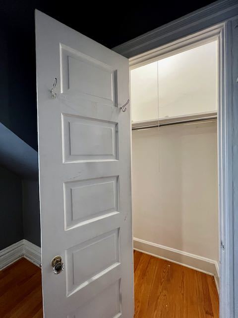 Undisclosed Address Chicago, IL 60647 - Photo 10 of 31 a bathroom with a bathtub