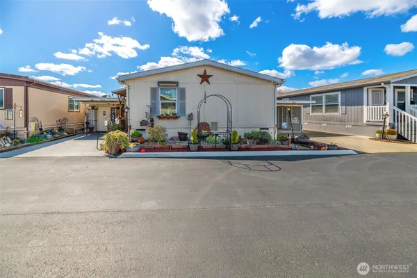 $115,000 | 10716 61st Street East, Unit 108, Puyallup, WA 98372