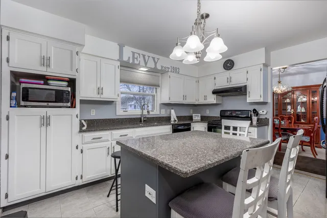 $269,000 | 821 Thornberry Drive, Ottawa, IL 61350