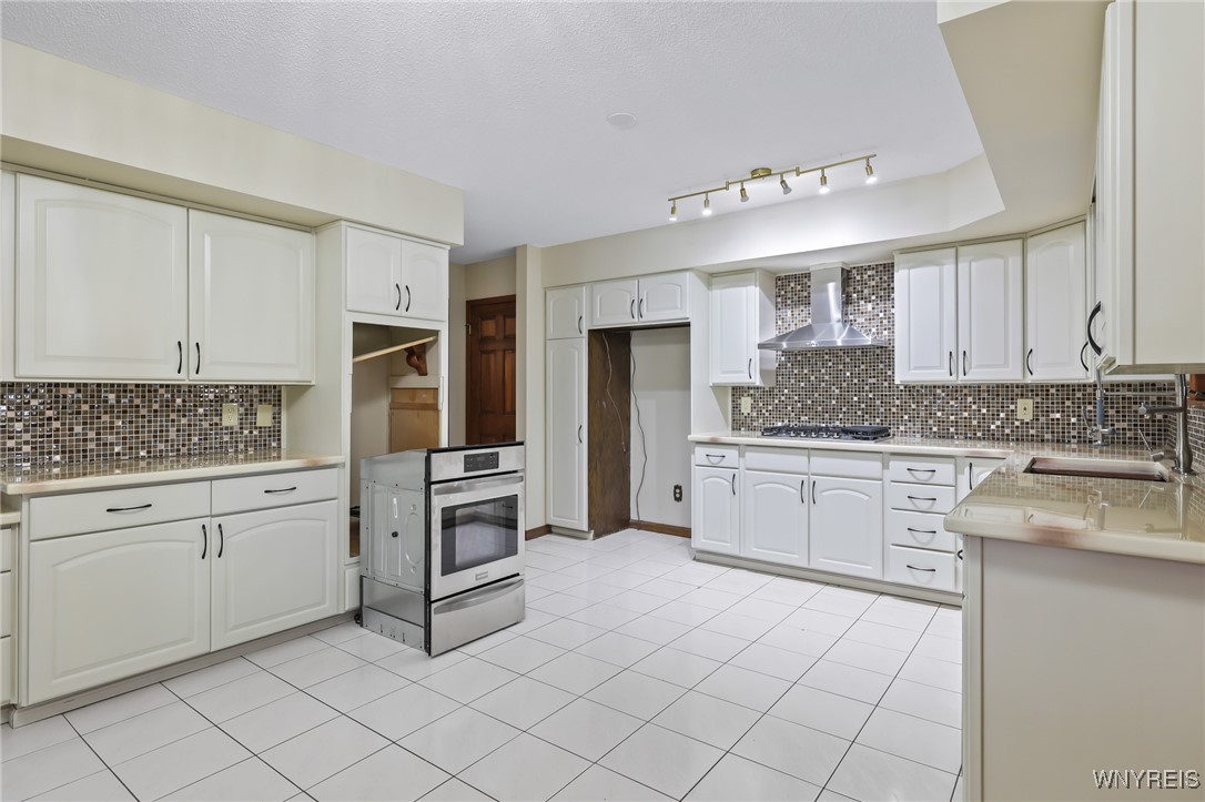 2075 Robert Drive Niagara, NY 14304 - Photo 17 of 49