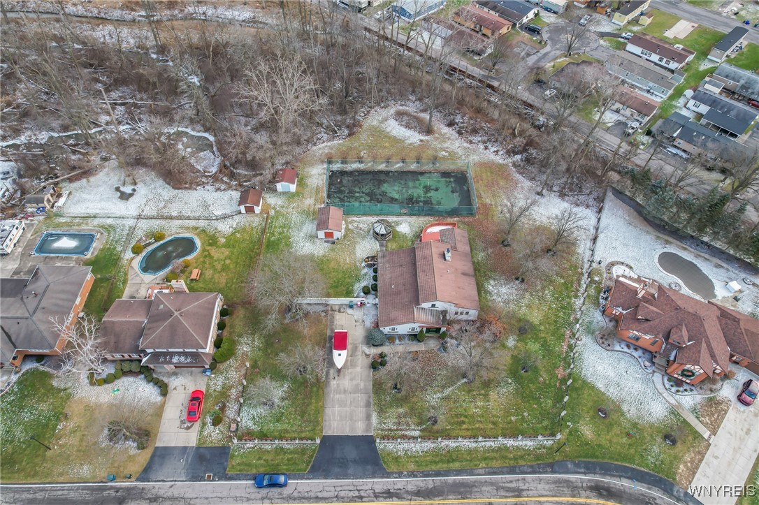 2075 Robert Drive Niagara, NY 14304 - Photo 3 of 49