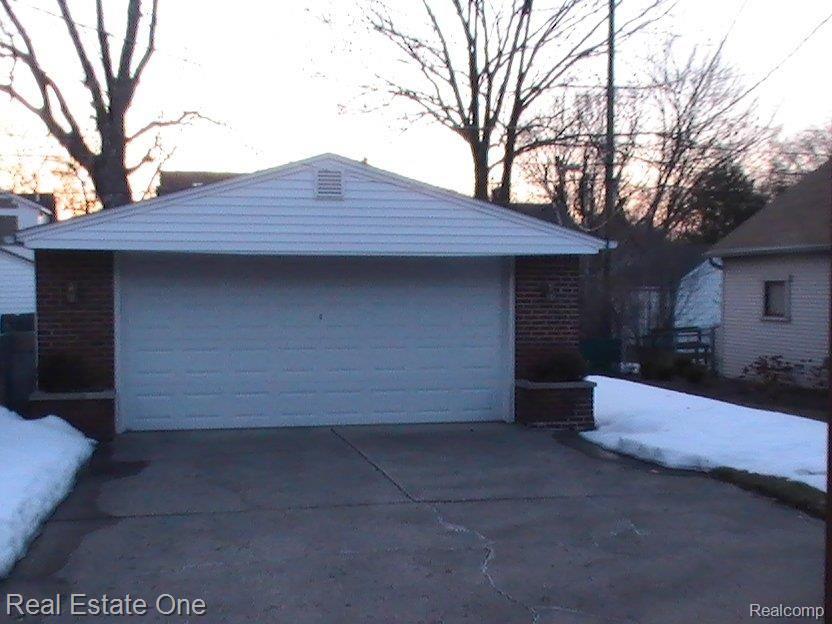 835 Drexel Street Dearborn, MI 48128 - Photo 23 of 24 835 Drexel 005