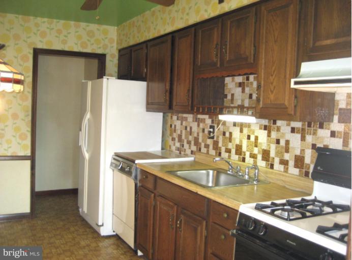 2823 Topaz Road Parkville, MD 21234 - Photo 14 of 25 Kitchen