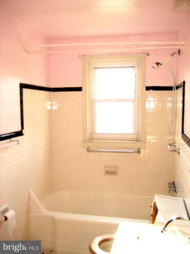 2823 Topaz Road Parkville, MD 21234 - Photo 22 of 25 Bath