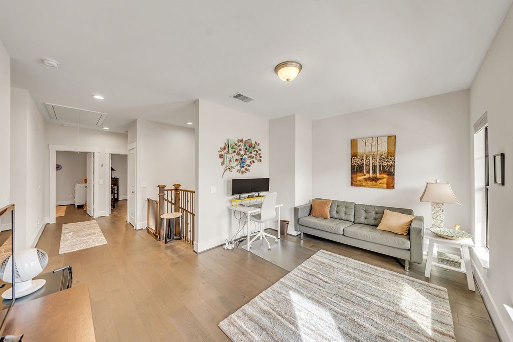 3510 Huntsford Drive Houston, TX 77008 - Photo 18 of 34 a living room with furniture and a couch