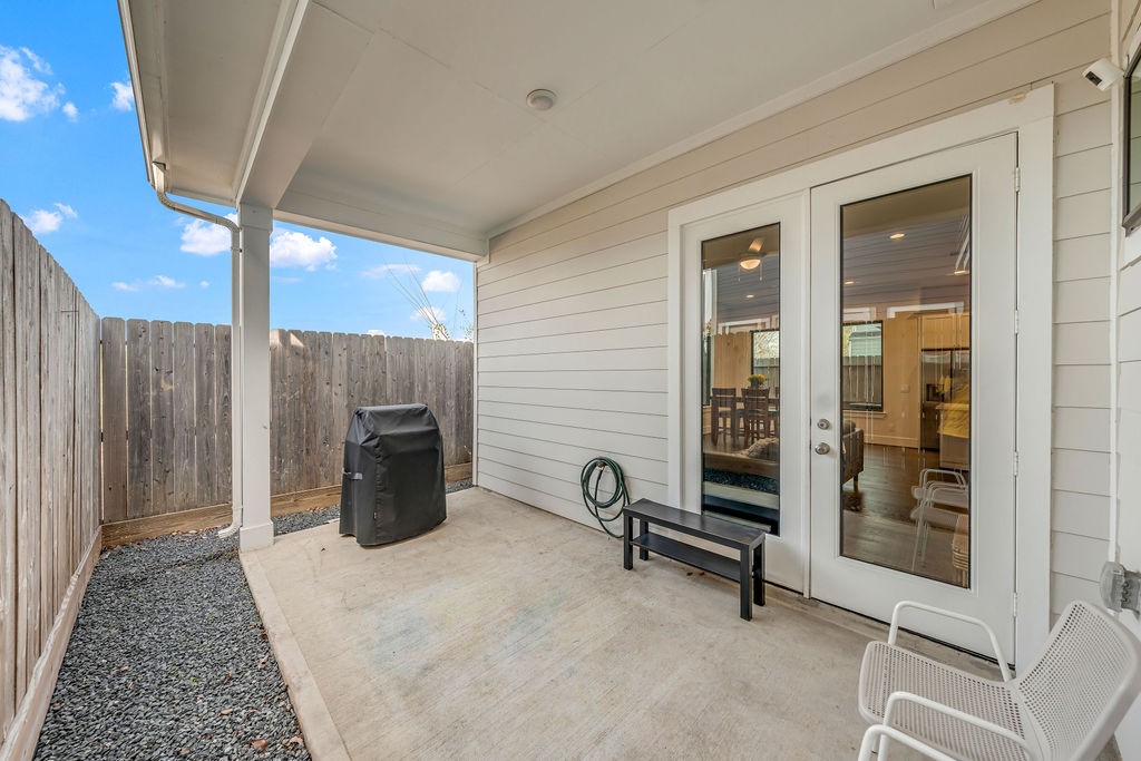 3510 Huntsford Drive Houston, TX 77008 - Photo 33 of 34 a view of livingroom with furniture