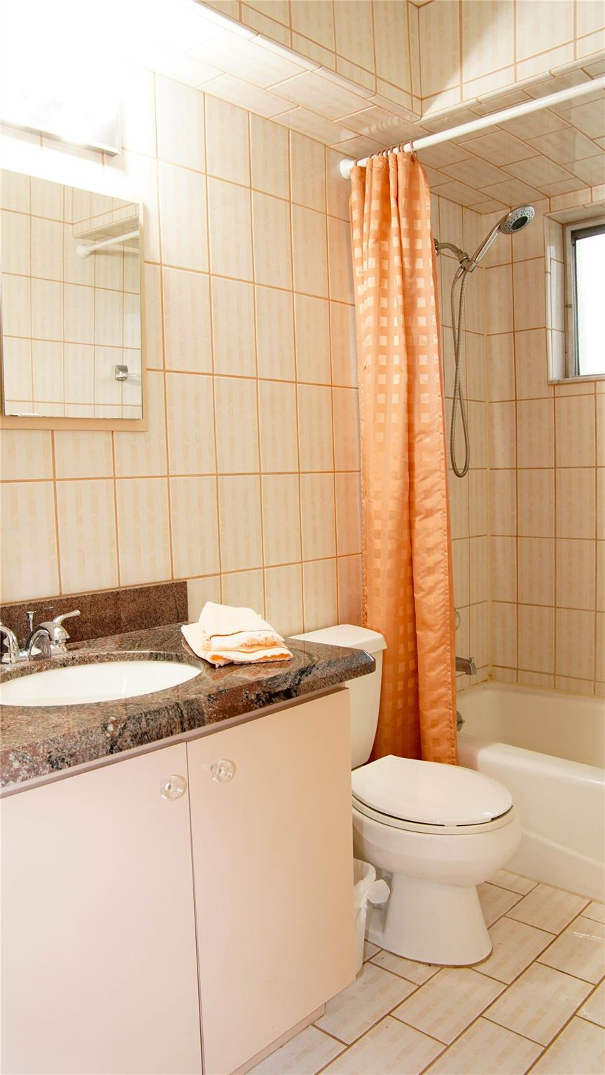 3322 Coolidge Street Hollywood, FL 33021 - Photo 19 of 32 Bathroom 2