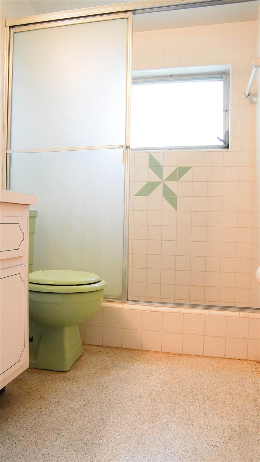 3322 Coolidge Street Hollywood, FL 33021 - Photo 24 of 32 Bathroom 3