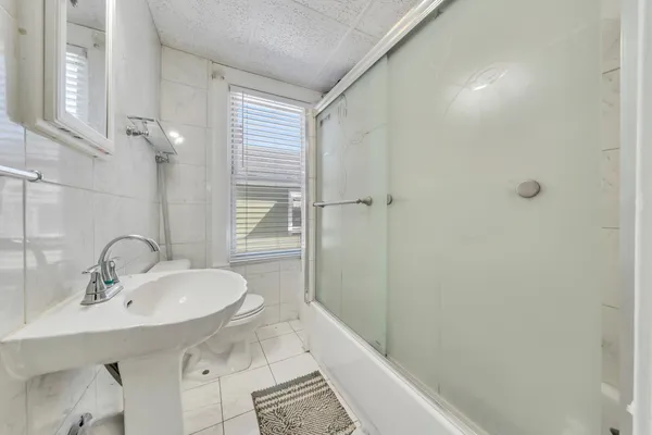 $165,000 | 1856 Kenwood Boulevard Southeast, Roanoke, VA 24013