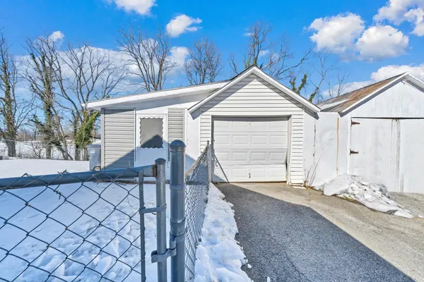 $165,000 | 1856 Kenwood Boulevard Southeast, Roanoke, VA 24013