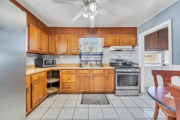 $165,000 | 1856 Kenwood Boulevard Southeast, Roanoke, VA 24013