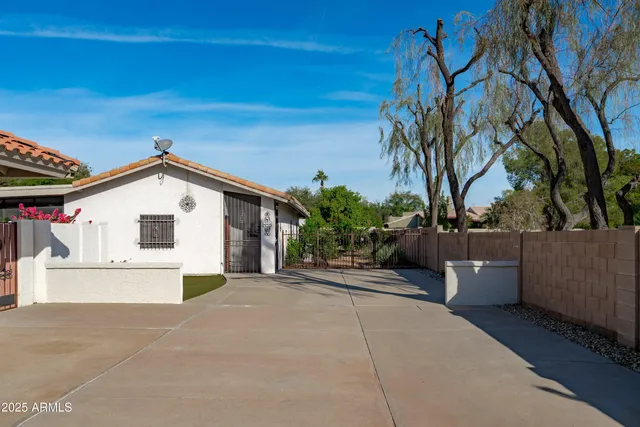$1,650,000 | 5608 West Soft Wind Drive, Glendale, AZ 85310