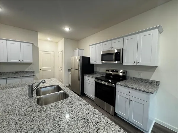 $2,300 | 6089 Mojave Drive, Forney, TX 75126