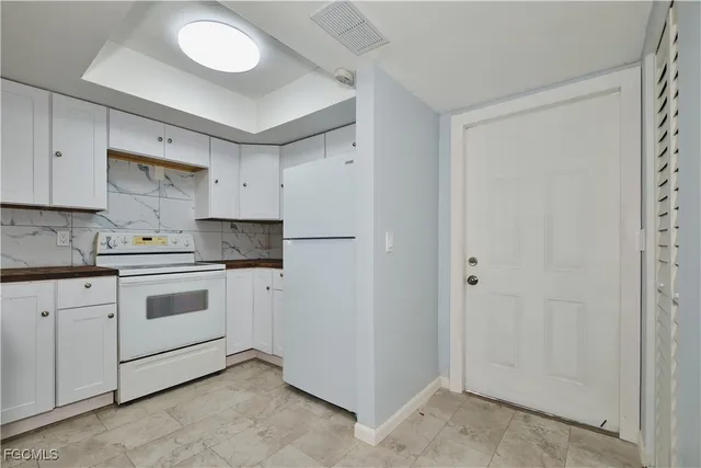 $1,000 | 824 Alderman Street, Unit 209, Fort Myers, FL 33916