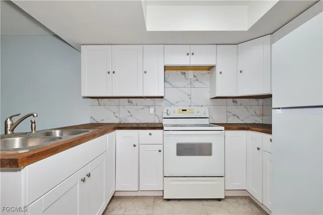 $1,000 | 824 Alderman Street, Unit 209, Fort Myers, FL 33916